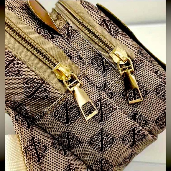 Cute Bear Crossbody 🤎🐻 - Picture 12 of 15